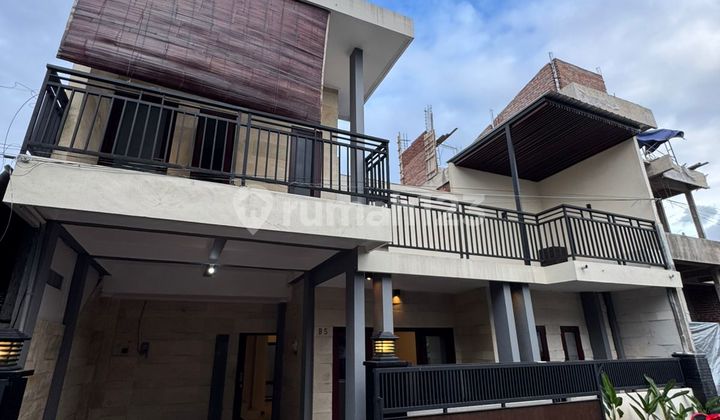 Rumah Bagus Modern Balinese 2 Lantai di Perumahan Padangsambian Denpasar