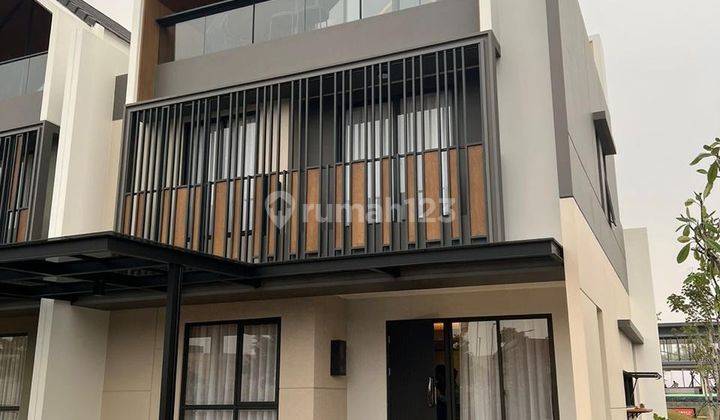 Dijual cepat Rumah siap huni strozzi symponia summarecon serpong 1