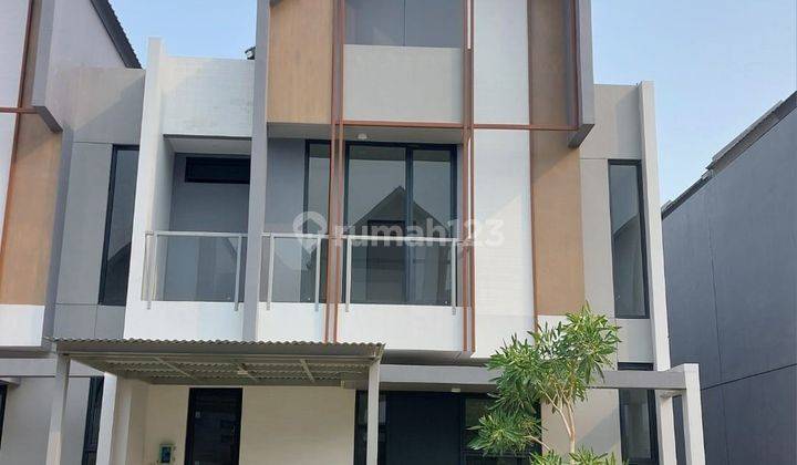 Dijual Cepat Rumah Cantik Rapih Dan Baru di Yuthica Bsd 1