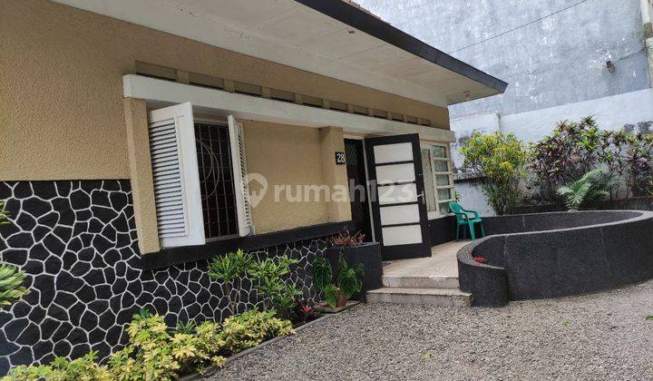 Rumah Tengah Kota di Jalan Dr Sutomo Malang Strategis  1