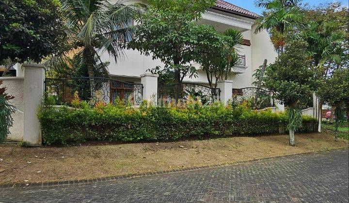 Rumah Megah Di Villa Golf Boulevard Araya, Semi Furnished 1