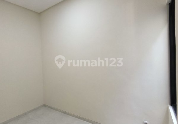 F121 Rumah Baru Full Furnish , super cantik hanya di Greenland Tidar Malang  2