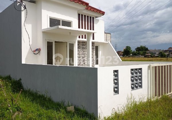 F264 Rumah Minimalis Bangunan Baru hanya 400 jutan di Kota Malang  2
