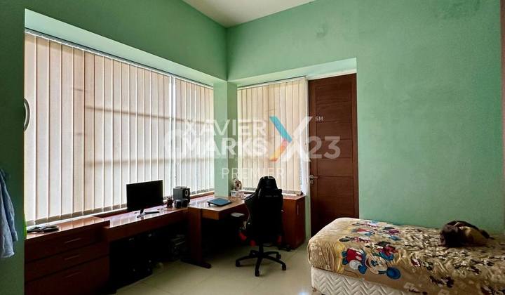 Rare Hook House Property on Boulevard Nieuw Indie, Araya Malang 2