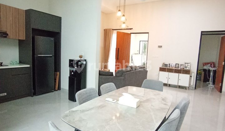Harga Miring Dijual Rumah Siap Huni Full Furnished di Austinville Malang 2