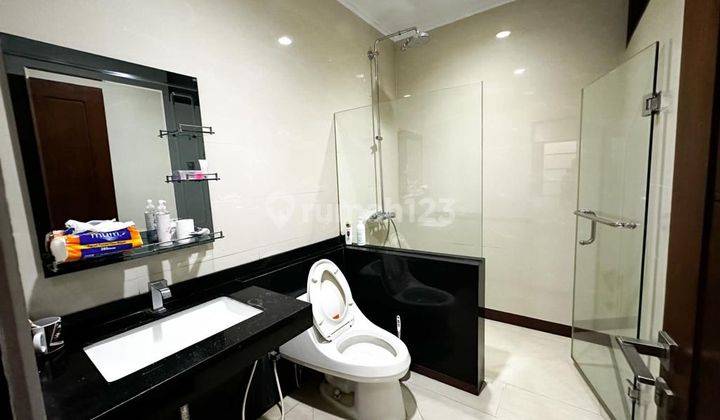 Rumah 2 Lantai Bagus Furnished SHM di Lengkong, Bandung 2