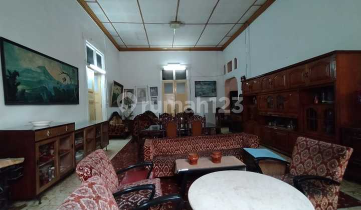 Rumah Bagus Unfurnished di Heritage Mainroad Riau , Bandung