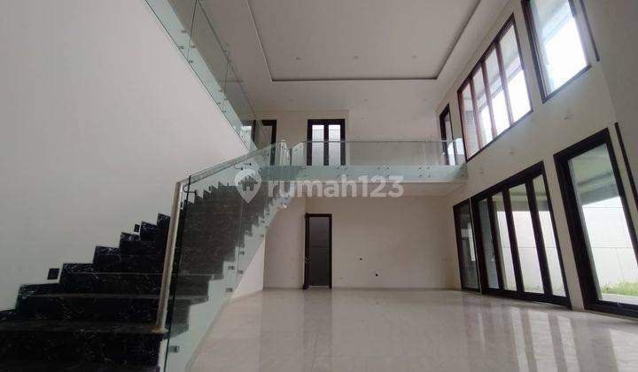 Rumah 2 Lantai Bagus Unfurnished di Setraduta Grande , Bandung 1