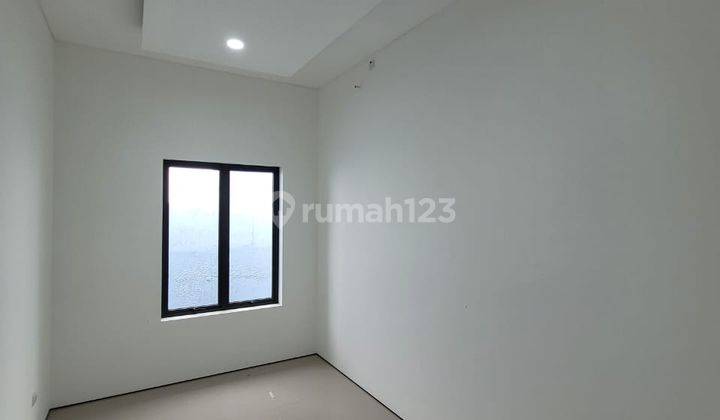 Rumah 2 Lantai Bagus Unfurnished SHM di Setra Duta , Bandung 2