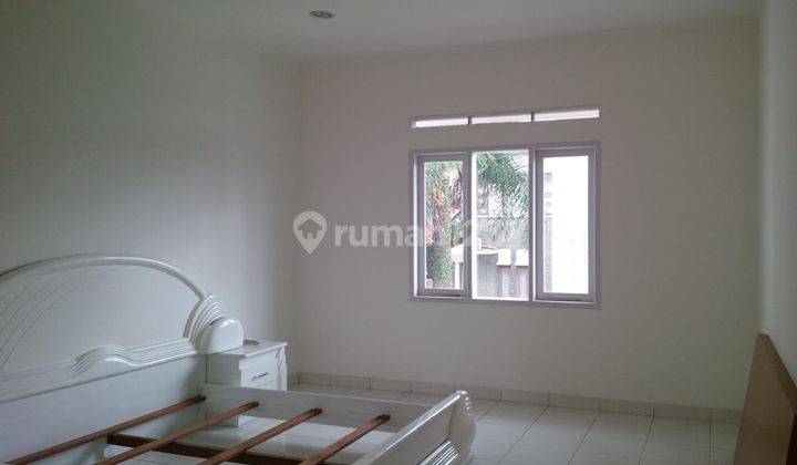 Rumah 2 Lantai Bagus Semi Furnished di Setra Duta , Bandung 2