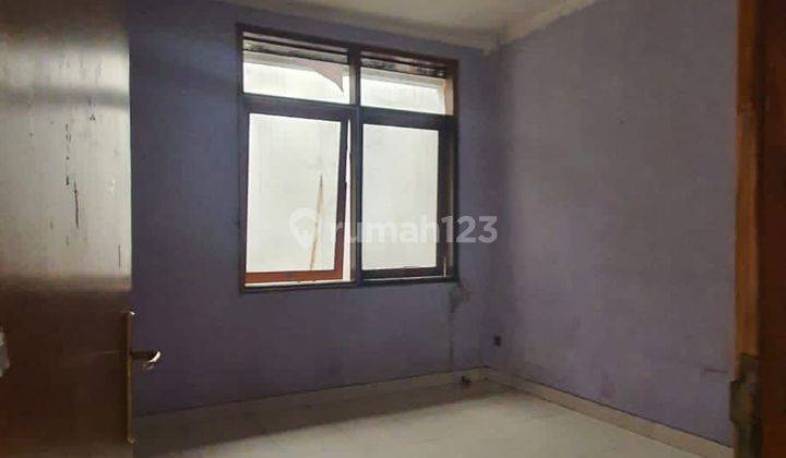 Rumah Bagus Unfurnished SHM di Singgasana , Bandung 2