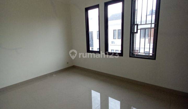 Rumah Bagus Unfurnished SHM di Setra Duta , Bandung 2