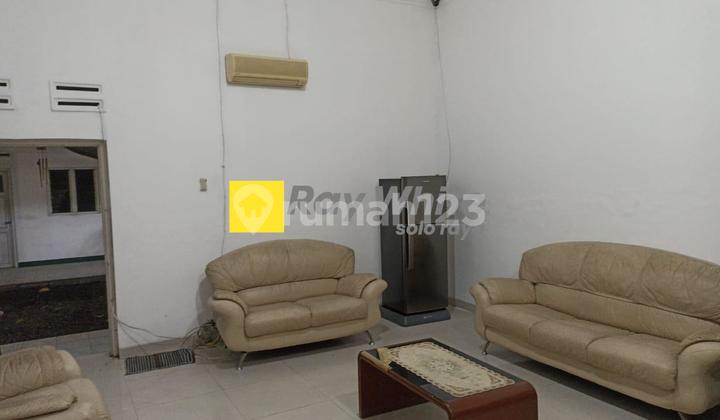 Rumah di Jl. Kenanga, Solo 5