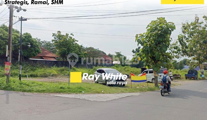 Land in Gajahan, Karanganyar