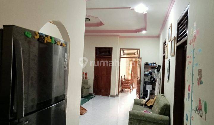 Rumah 2 Lantai Bagus SHM di Gedangan, Surakarta 2