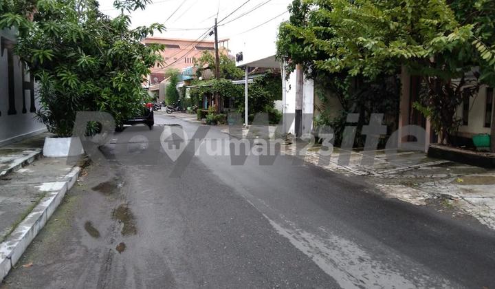 For Sale 5-Bedroom House in City Center Near Paragon Mall Laweyan Solo 2