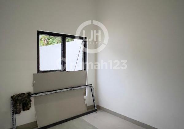 For Sale 3-Story Cendana Palmerah House - Freehold Title, 3+1 Bedrooms, Strategic Location For Sale 3-Story Cendana Palmerah House - Freehold Title, 3+1 Bedrooms, Strategic Location