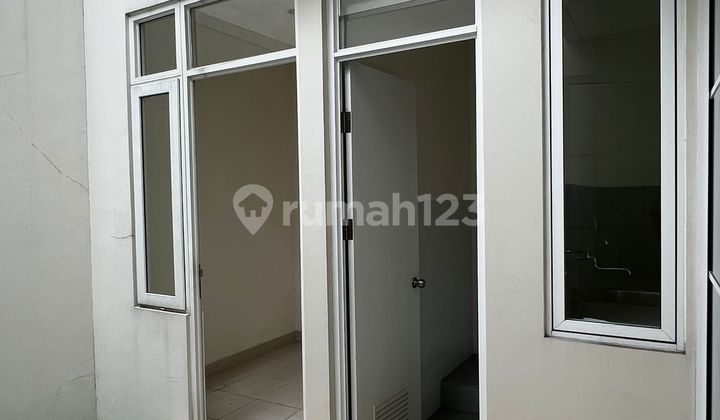 For Sale House in Lavon 1 Suvarna Sutra Cluster Regalia, Cikupa 2