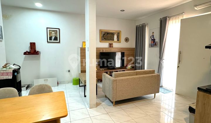 Dijual rumah cantik 2 lt di Malibu Village,Gading Serpong 2