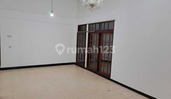 Rumah Dijalan Buah Batu Bandung Strategis Dekat Transmart dan Tol