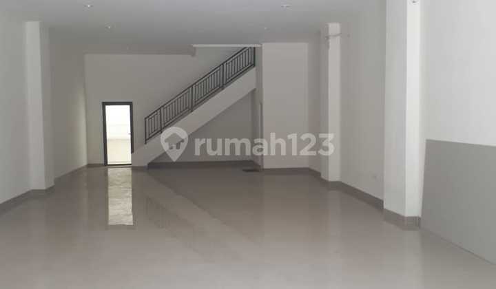 New Shop House in Ciwastra near Borma Margacinta shopping center. New Shop House in Ciwastra near Borma Margacinta shopping center.