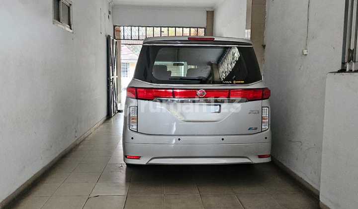 Rumah di jalan nurtanio andir tengah kota dekat bandara husein