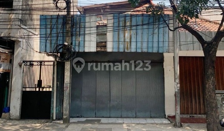Shop House in the Center of Cimahi City Suitable for Business Near the City Square