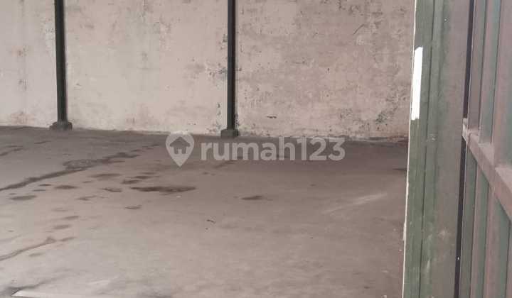 Warehouse in Bojongsoang, Bandung with strategic access near Buah Batu. Warehouse in Bojongsoang, Bandung with strategic access near Buah Batu.