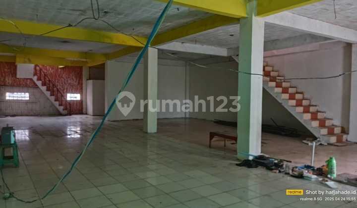 Commercial Building on Rancaekek Main Road, Strategically Located Near Cileunyi Toll Access