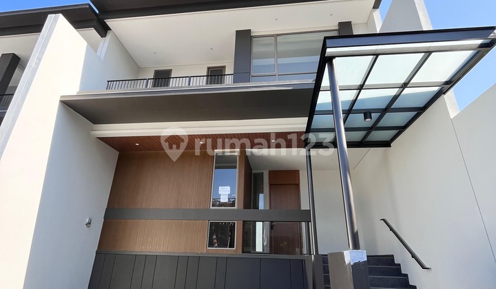 Rumah Baru di Geger kalong Bandung Siap Huni Akses dekat Lembang