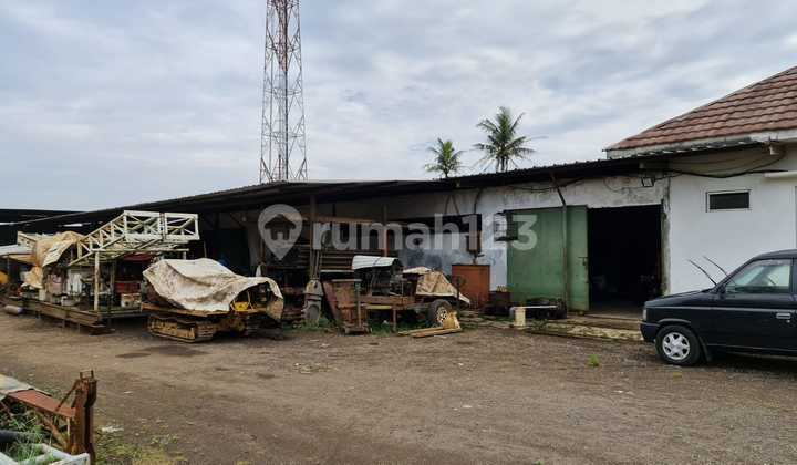 Factory on Sapan Majalaya Bandung Highway Near Padaleunyi Toll Factory on Sapan Majalaya Bandung Highway Near Padaleunyi Toll