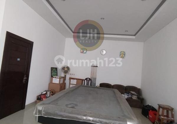 Rumah cantik di jalan Utama Agung Utara Sunter