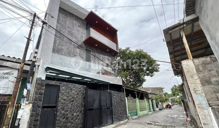 Dijual Cepat Kost Pendapatan 1 Milyaran per tahun dekat Unair Full Dijual Cepat Kost Pendapatan 1 Milyaran per tahun dekat Unair Full