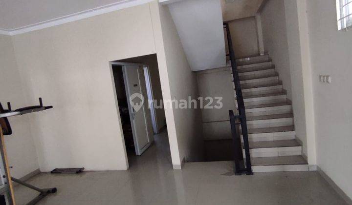 Disewakan Ruko strategis di daerah Jalan Sunda  5