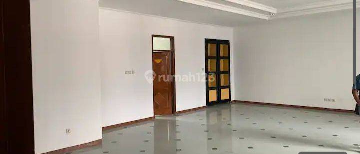 Dijual rumah strategis di Holis regency  2