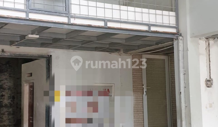 For Rent: Very Strategic Shop House Ready to Occupy on Jakarta Main Road Extension 2