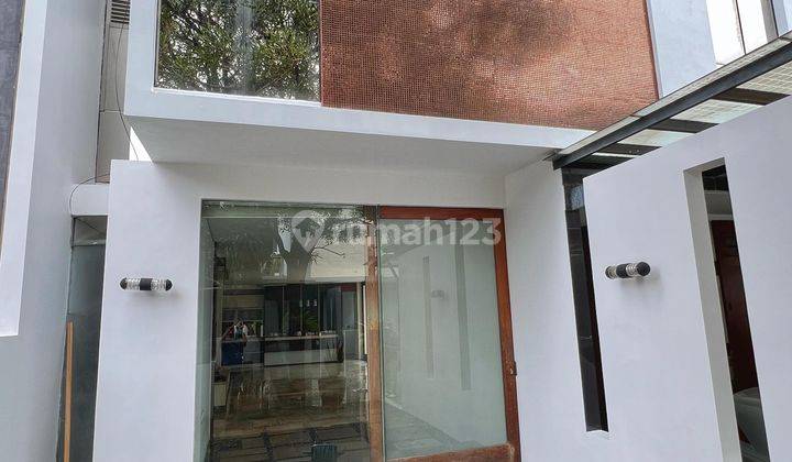 Dijual Rumah Bagus Siap Huni di Kemang, Dalam Cluster  1