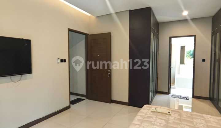 Disewakan Townhouse Area Kemang Jakarta Selatan 2