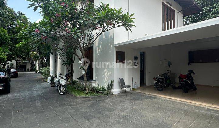 For Rent Rumah Besar Bergaya Tropical House di Cipete 2