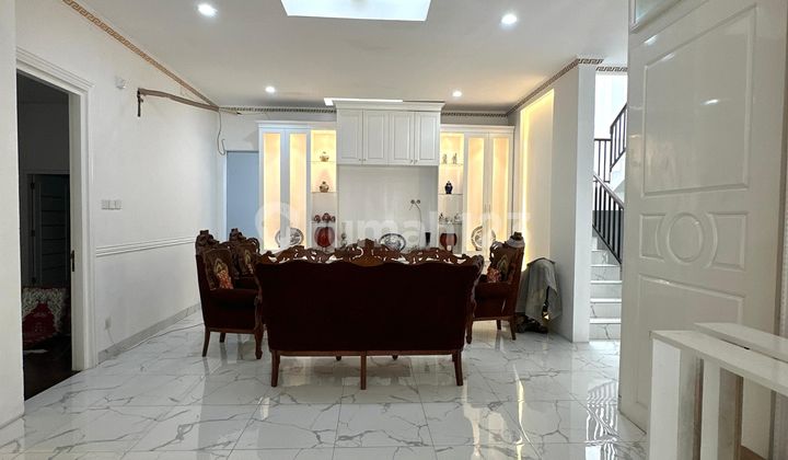 FOR RENT HOUSE LOCATED BY THE ROAD IN PONDOK LABU, CAN BE USED FOR OFFICE 2