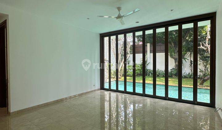 For Rent Rumah Besar Bergaya Tropical House di Cipete 2