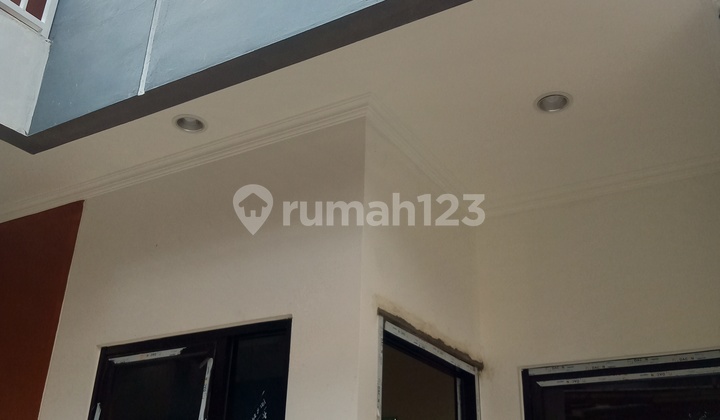Rumah Baru Minimalis Modern di Taman Sari Tengah Kota Jakarta Barat Rumah Baru Minimalis Modern di Taman Sari Tengah Kota Jakarta Barat