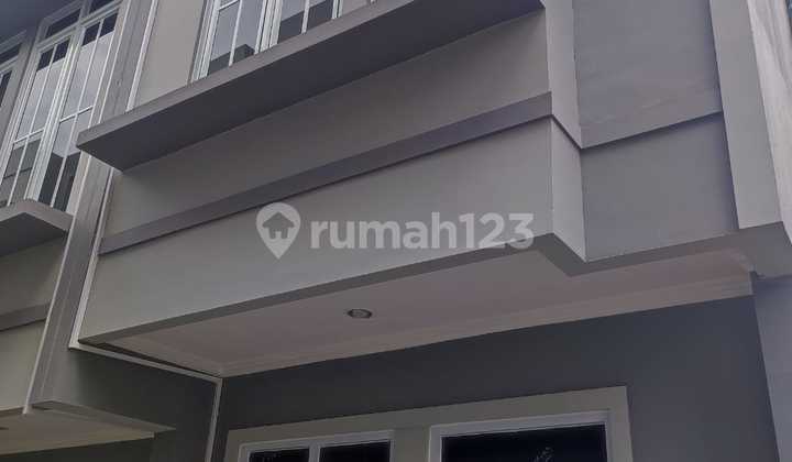 DIJUAL MURAH RUMAH BARU MINIMALIS MODERN DI RAWA SARI JAKARTA PUSAT