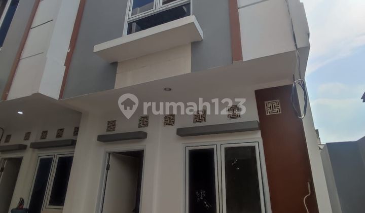 Rumah Minimalis Modern di Jl Keadilan 1 Jakarta Barat