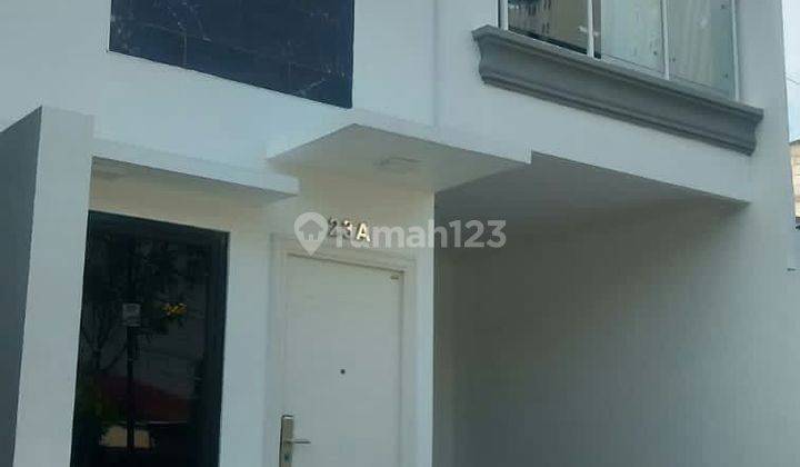 Rumah Mewah Minimalis Modern di Cempaka Putih Tengah