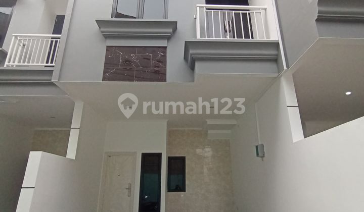 DIJUAL RUMAH BARU 2 LANTAI MINIMALIS MODERN DI JL PEMUDA RAWAMANGUN JAKARTA