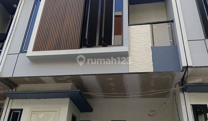 Rumah 2 Lt Di Jalan Pisangan Baru Selatan , Jatinegara Jakarta-Timur  2