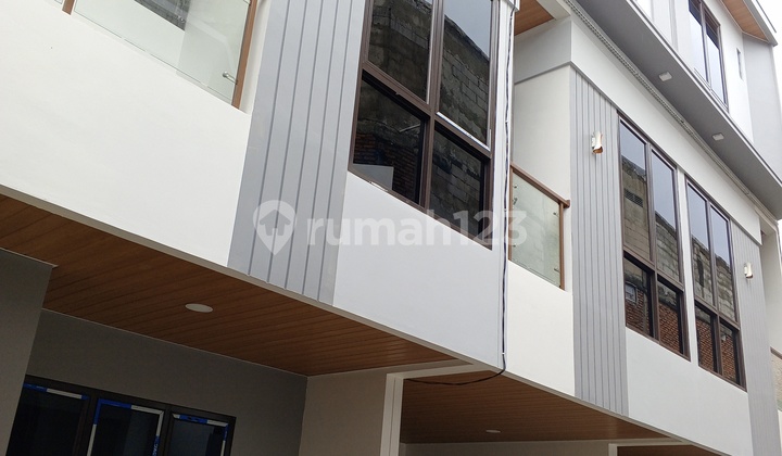 Modern Minimalist New 3-Story House in Setiabudi-Manggarai, South Jakarta 2
