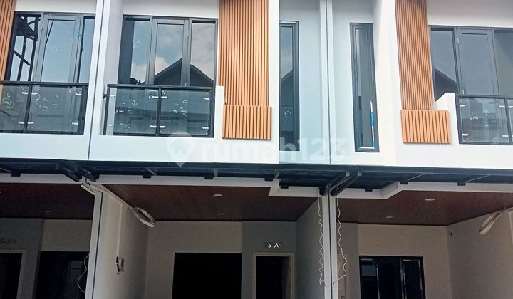 Modern Minimalist 2-Story House in Sunter Agung, North Jakarta Modern Minimalist 2-Story House in Sunter Agung, North Jakarta