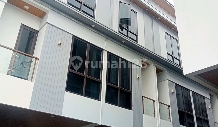 Rumah Minimalis Modern 2lt Di Sunter Agung Jakarta Utara